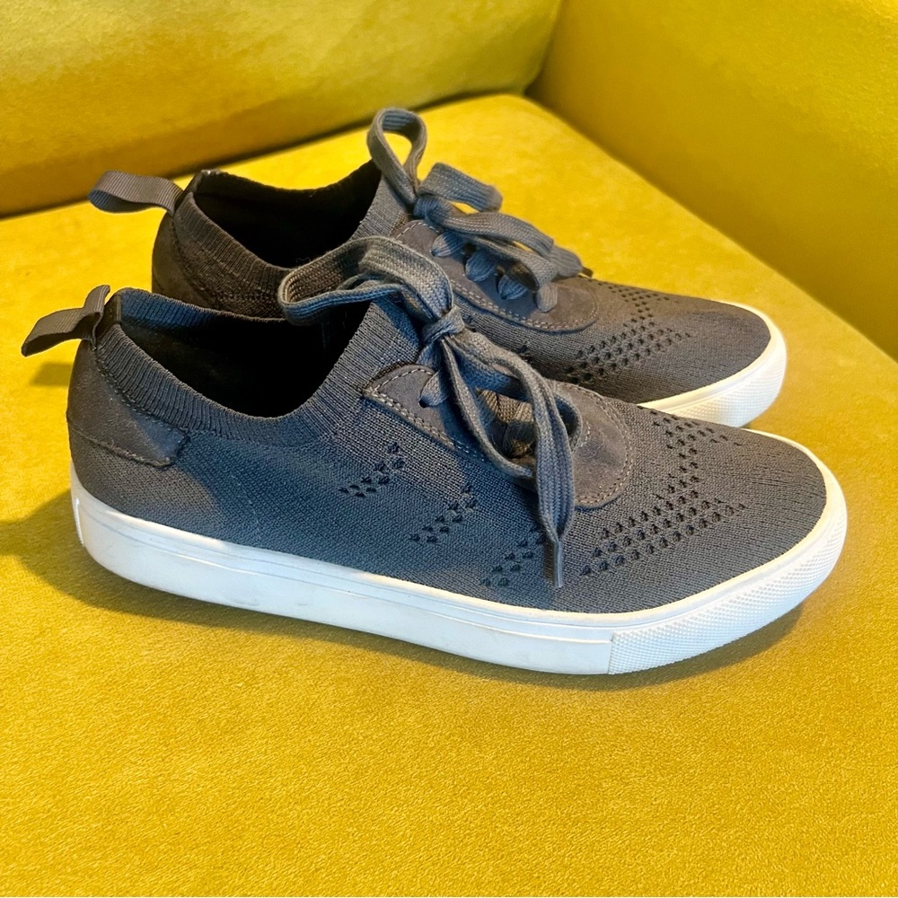 Steve Madden Faste Knit Laced Sneakers